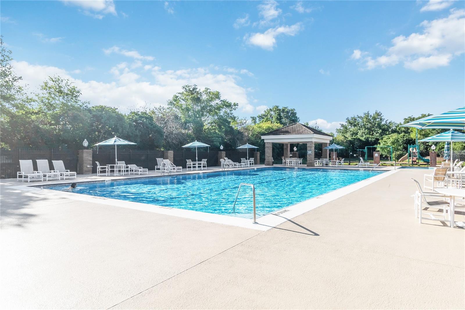 HAMPTON WOODS - Residential