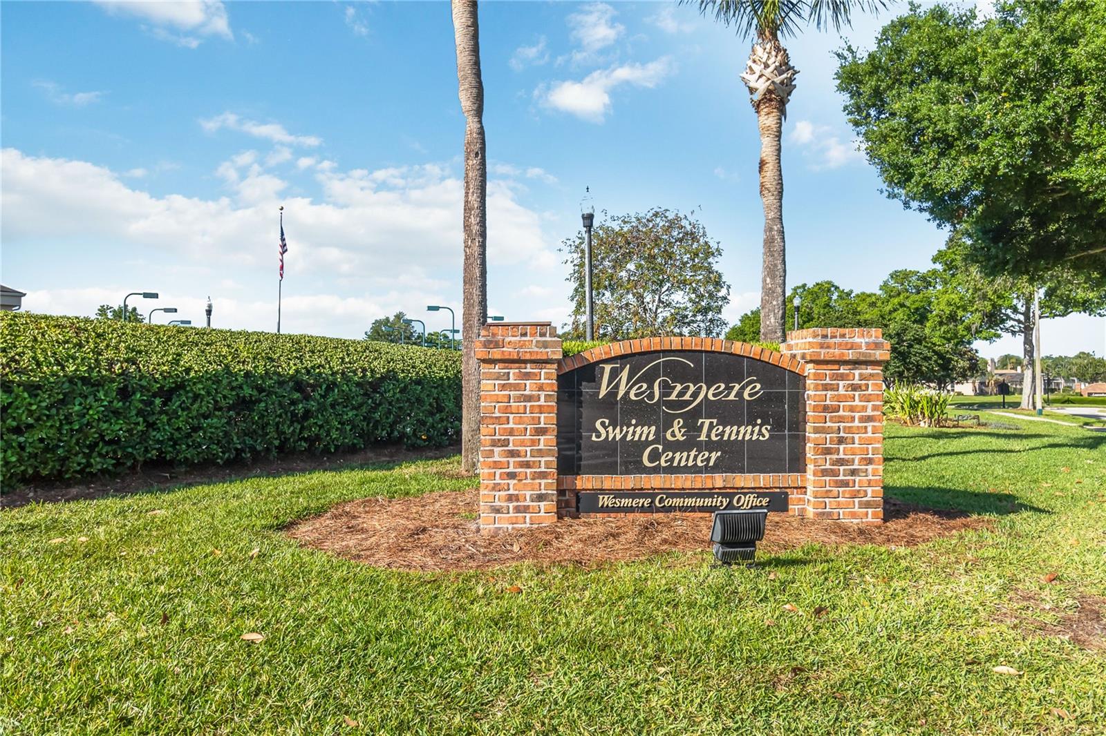 HAMPTON WOODS - Residential