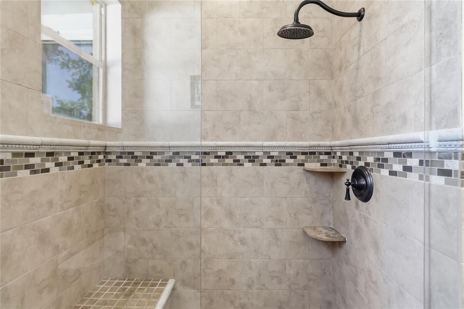 HAMPTON WOODS - Residential