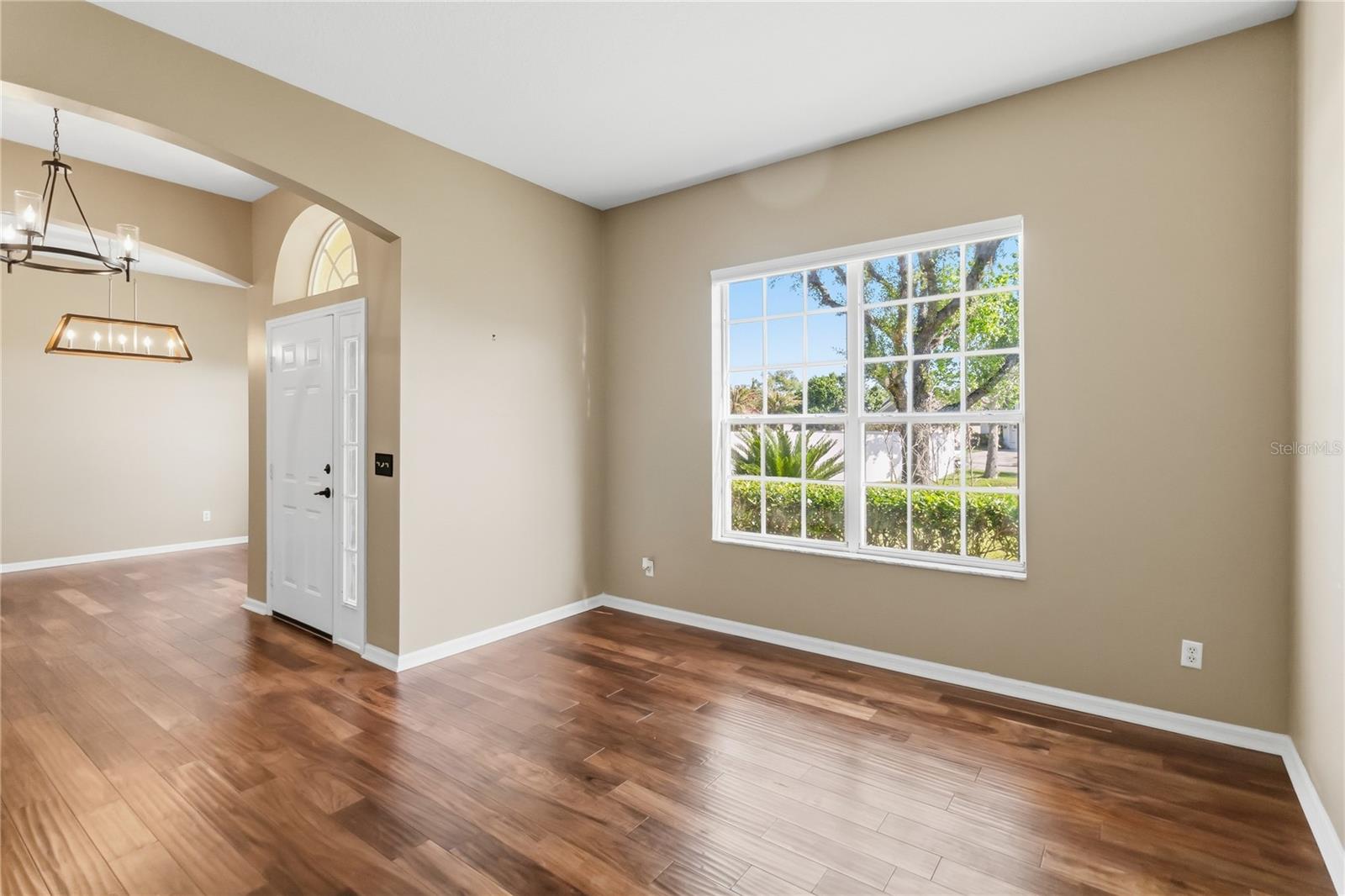 HAMPTON WOODS - Residential