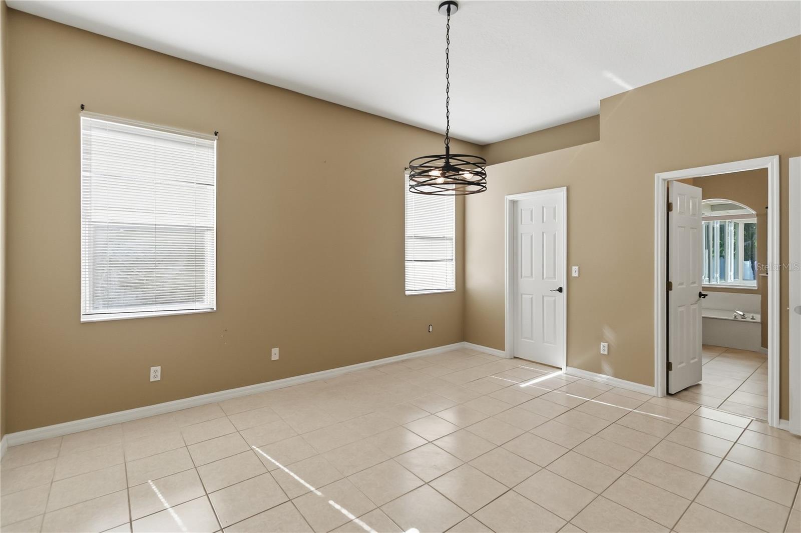 HAMPTON WOODS - Residential