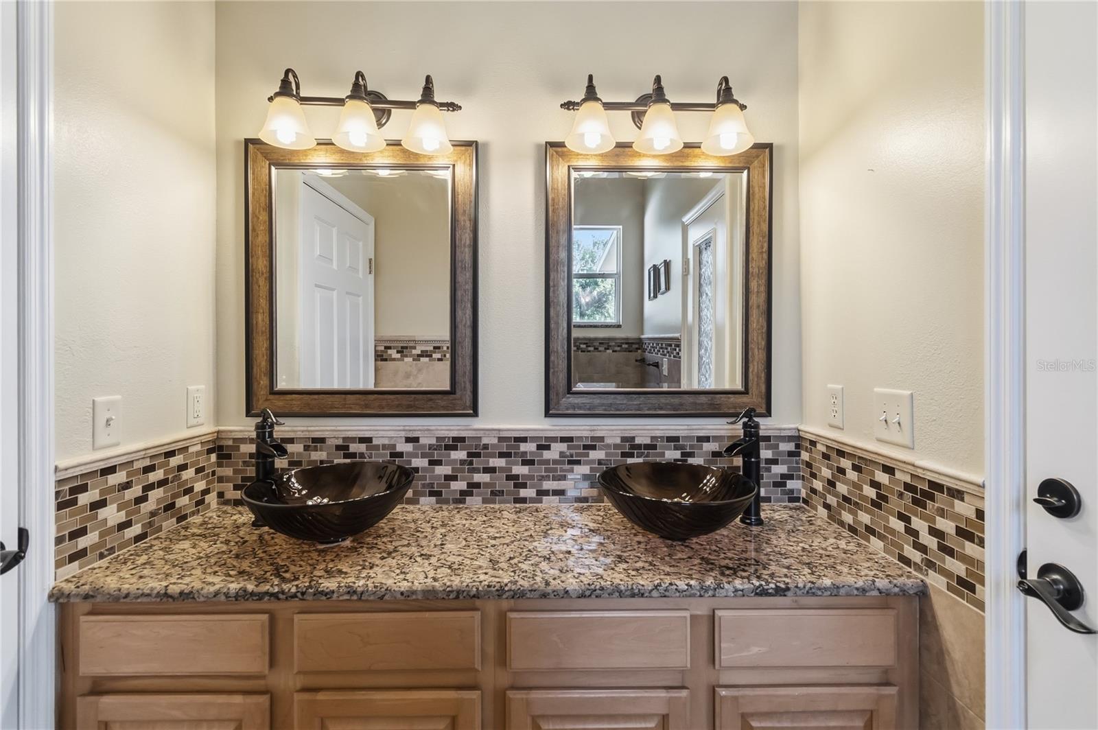 HAMPTON WOODS - Residential