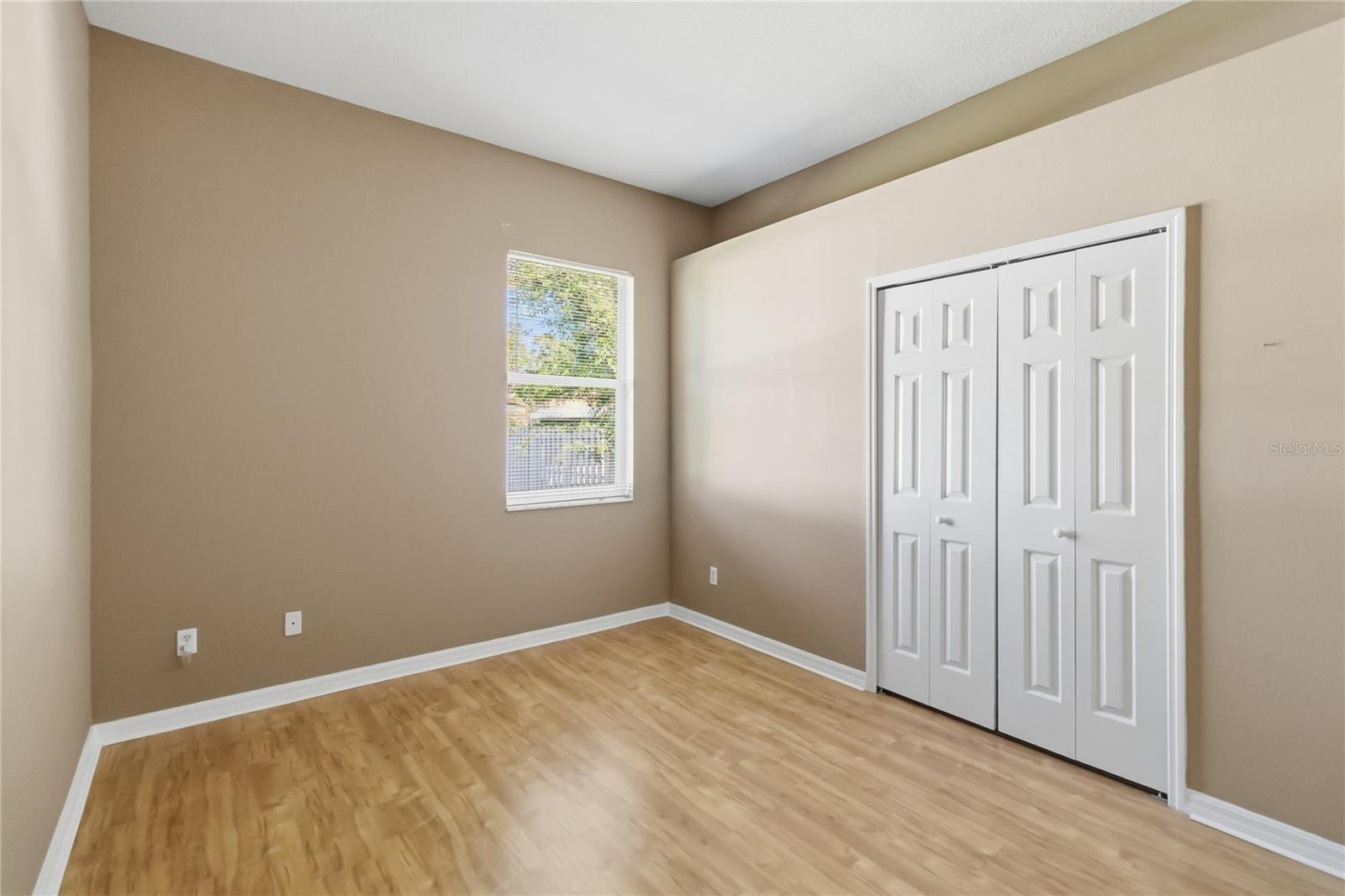 HAMPTON WOODS - Residential