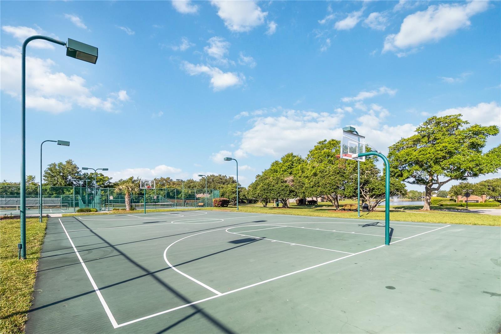 HAMPTON WOODS - Residential