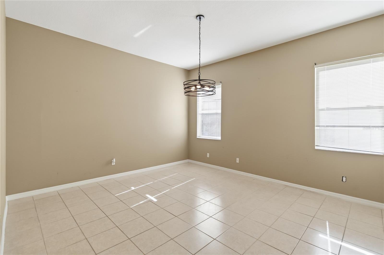 HAMPTON WOODS - Residential