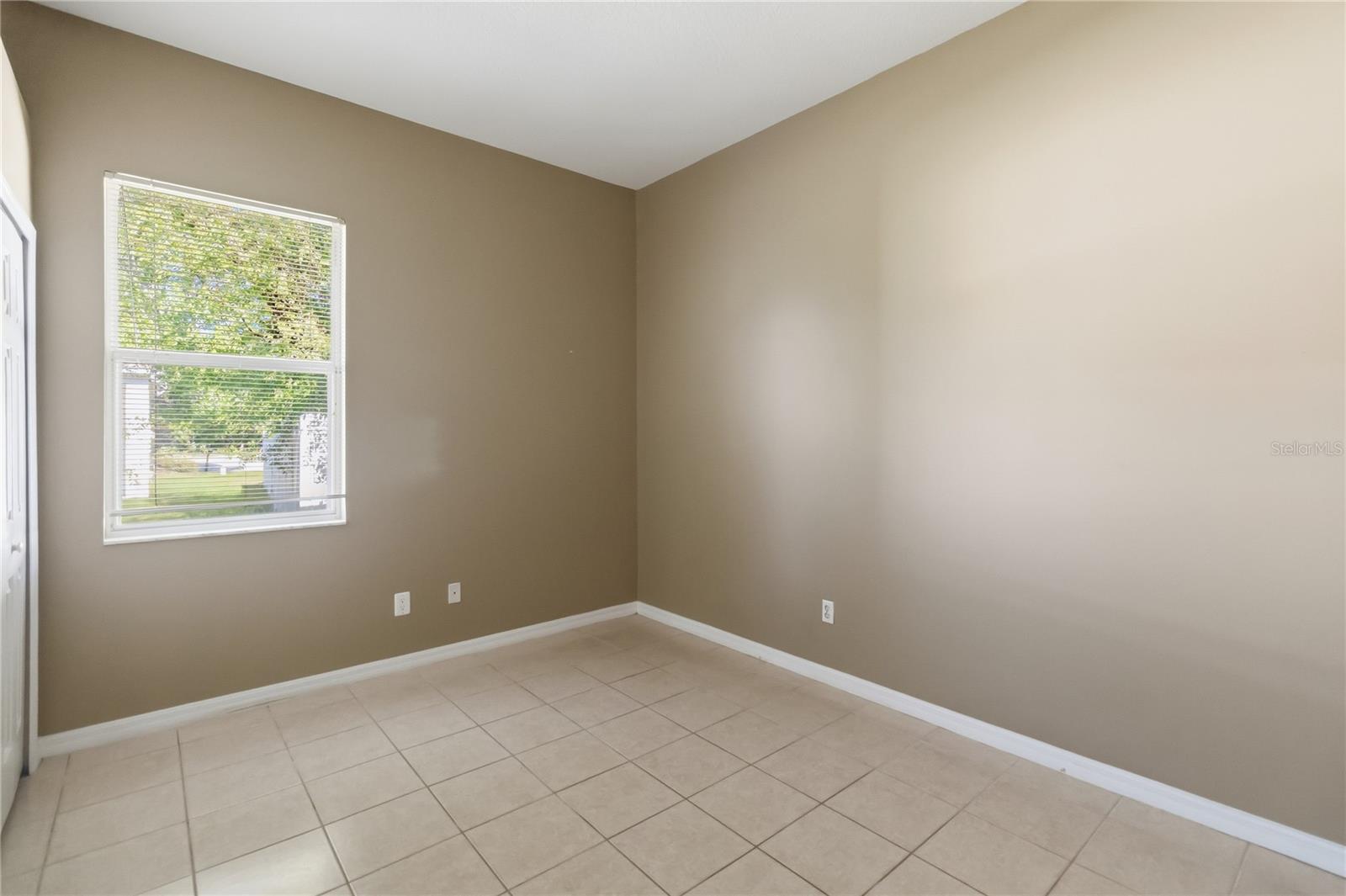 HAMPTON WOODS - Residential