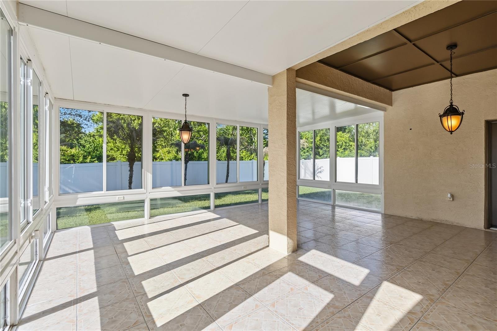 HAMPTON WOODS - Residential