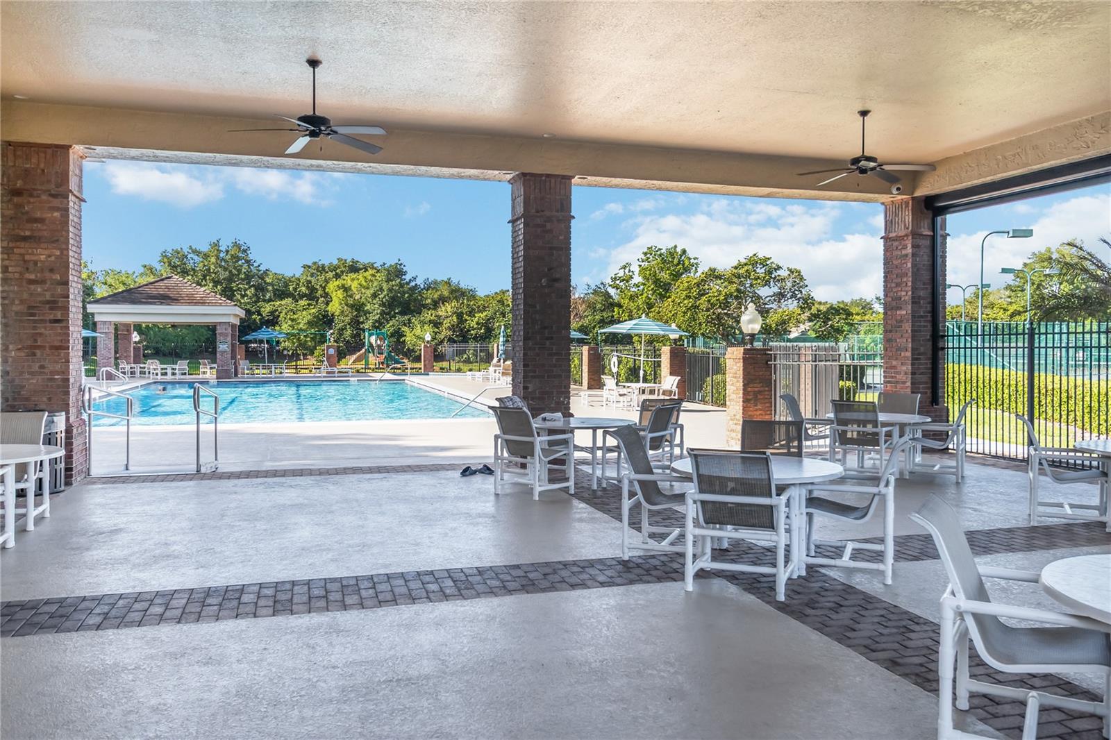 HAMPTON WOODS - Residential