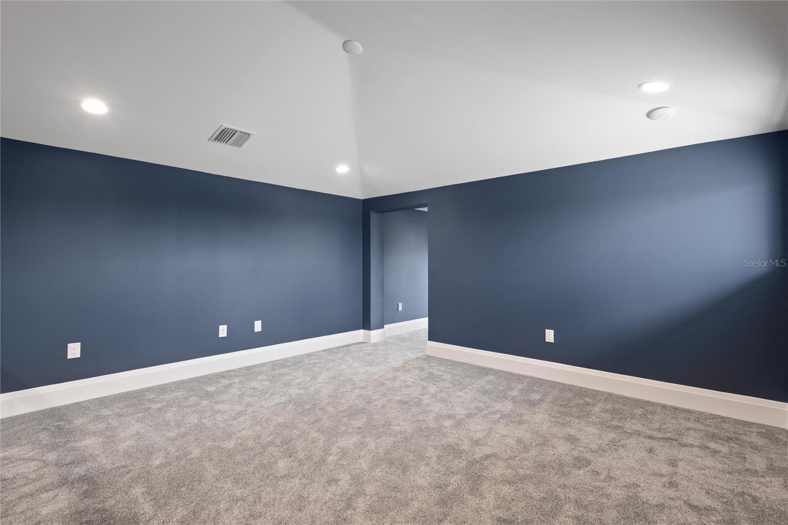 REUNION WEST VLGS NORTH - Residential