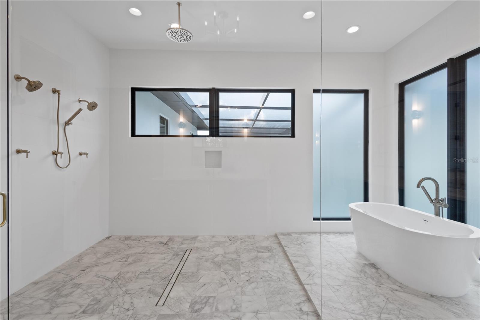 REUNION WEST VLGS NORTH - Residential