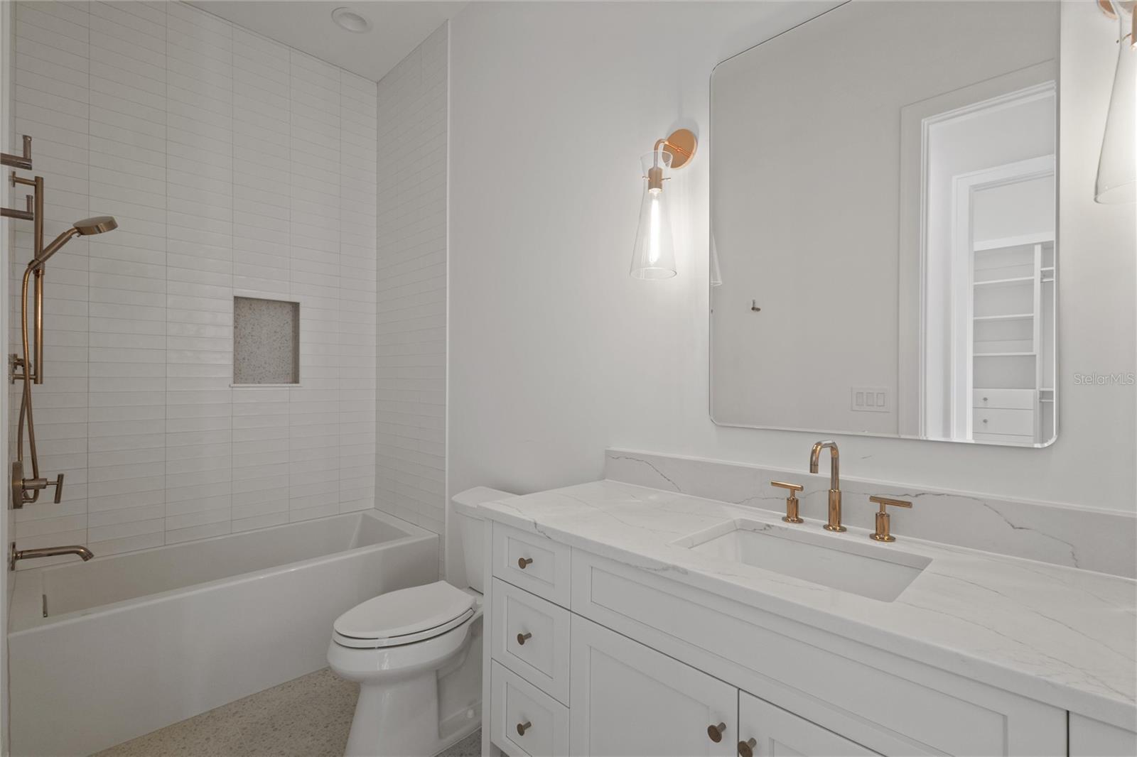 REUNION WEST VLGS NORTH - Residential