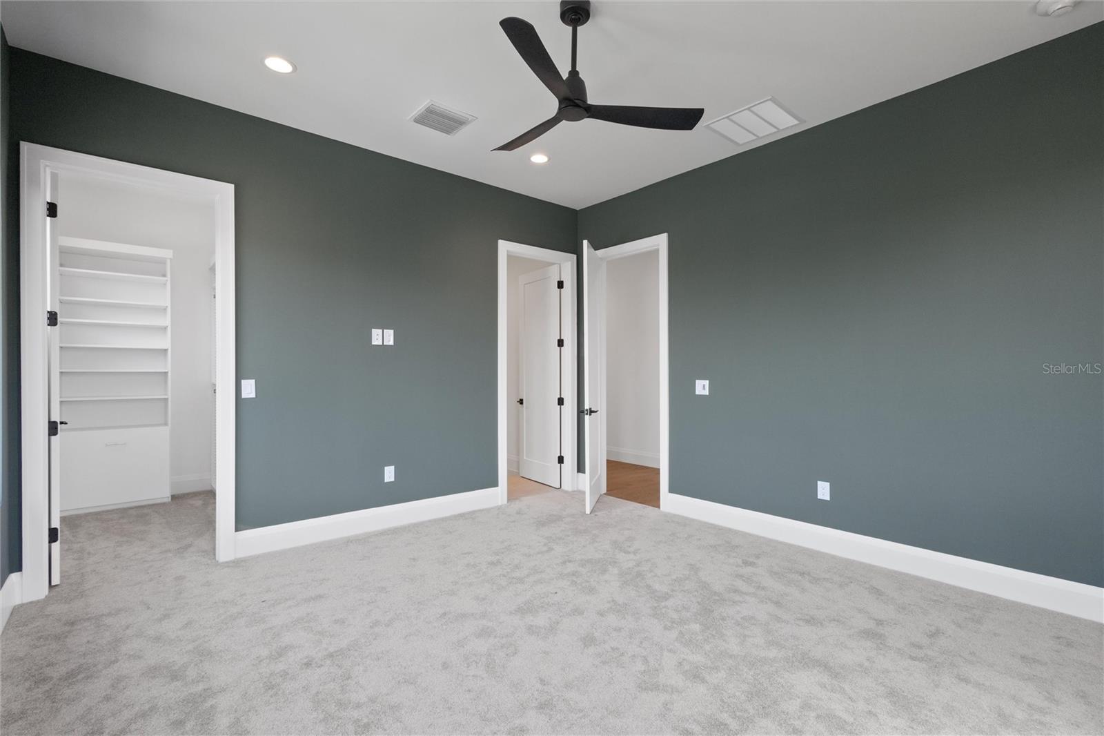 REUNION WEST VLGS NORTH - Residential