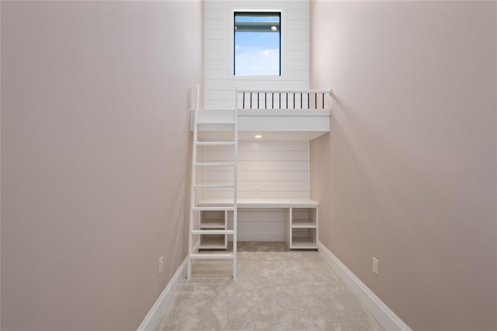 REUNION WEST VLGS NORTH - Residential