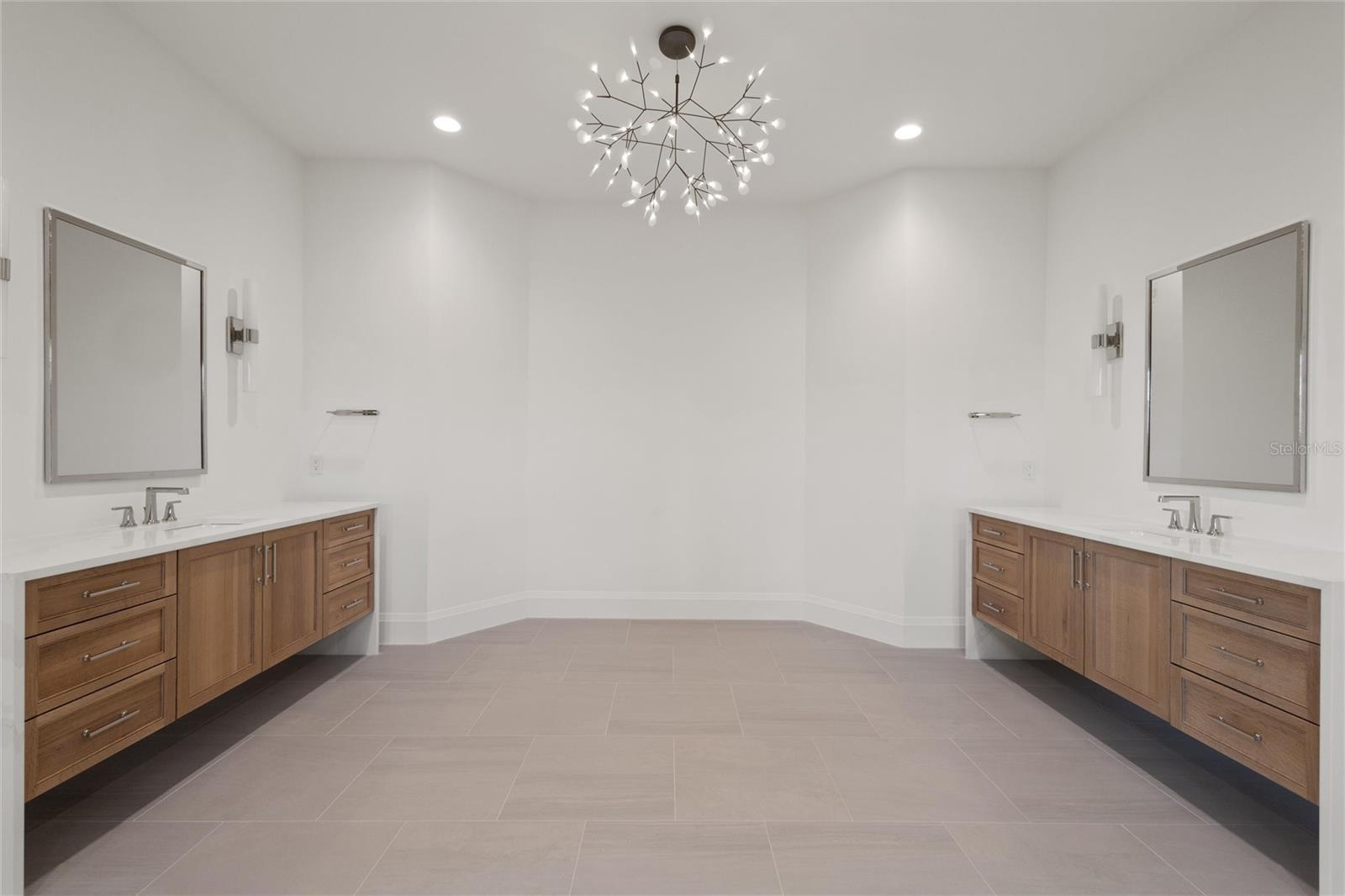 REUNION WEST VLGS NORTH - Residential