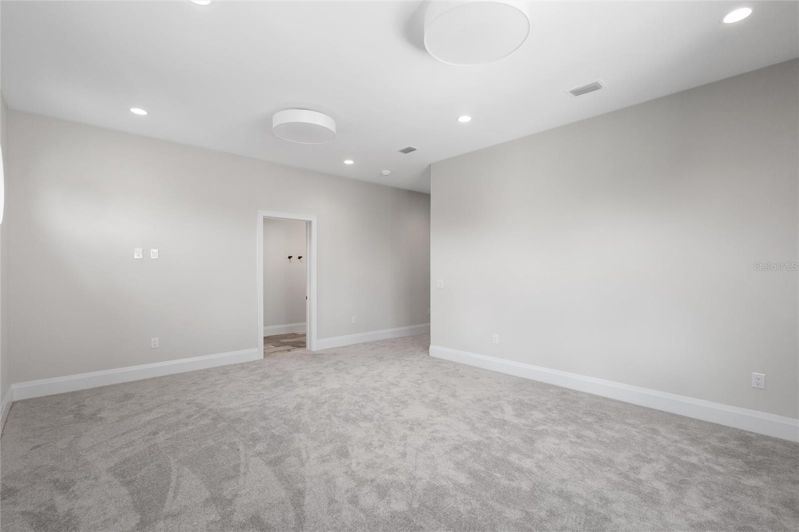 REUNION WEST VLGS NORTH - Residential