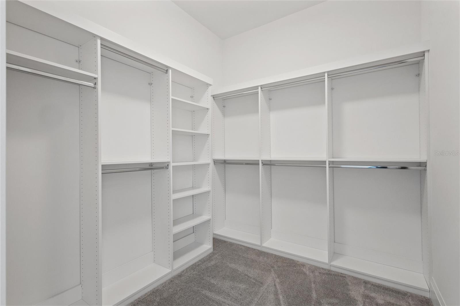 REUNION WEST VLGS NORTH - Residential