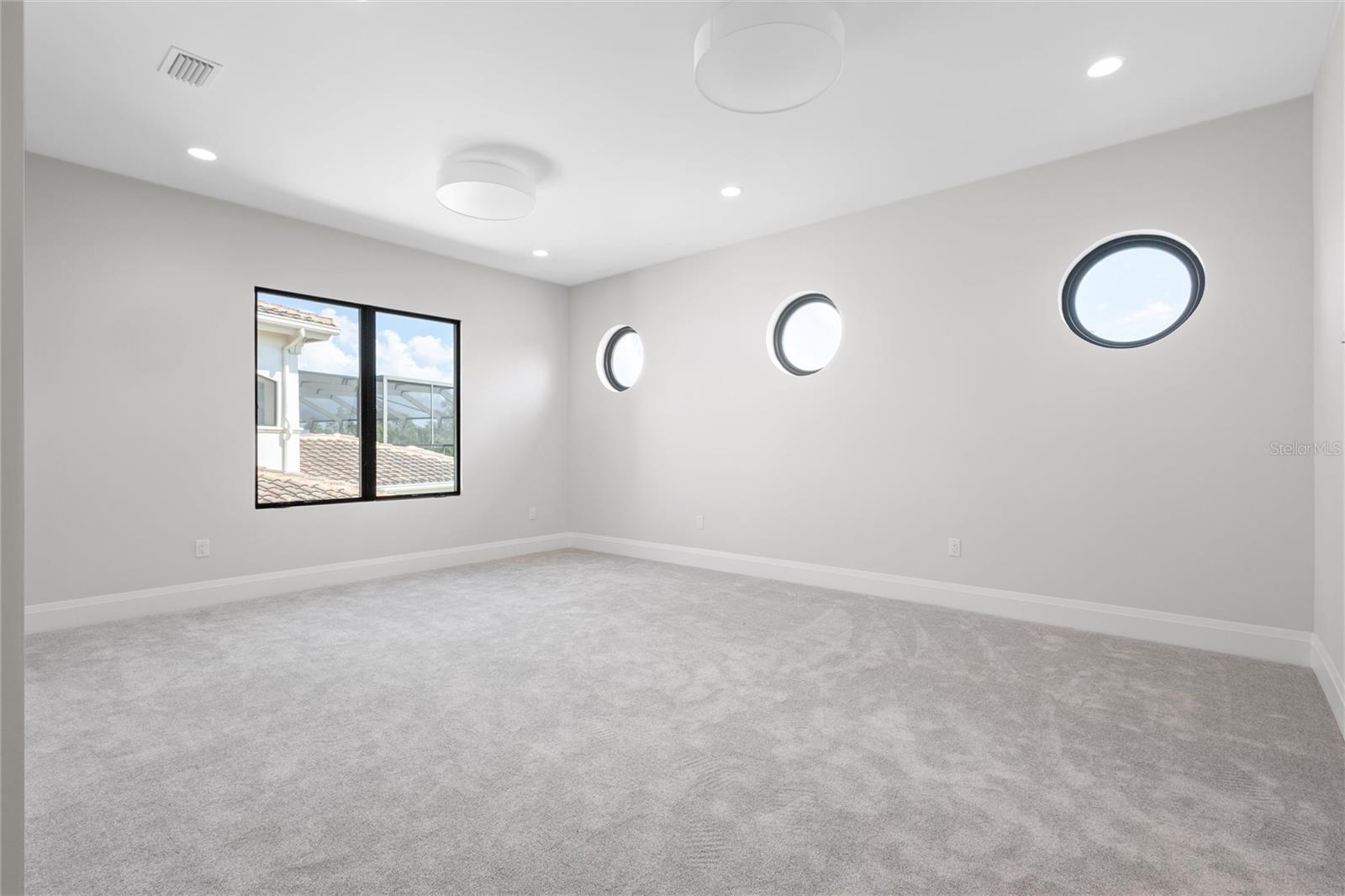 REUNION WEST VLGS NORTH - Residential