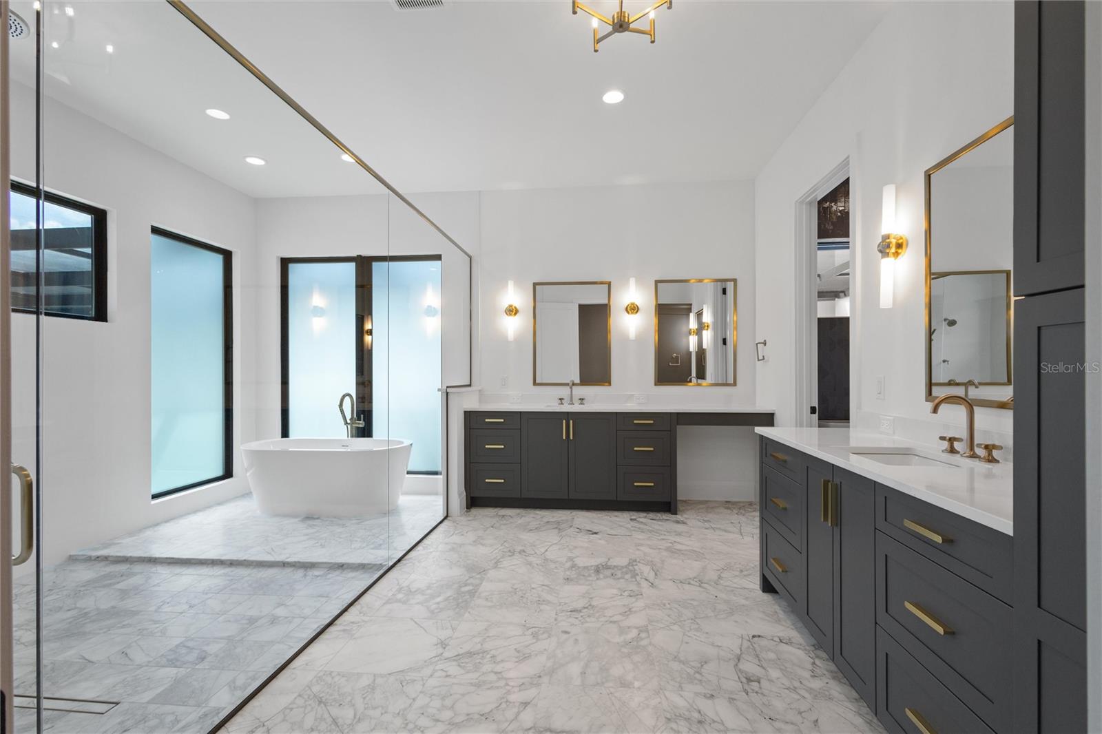 REUNION WEST VLGS NORTH - Residential