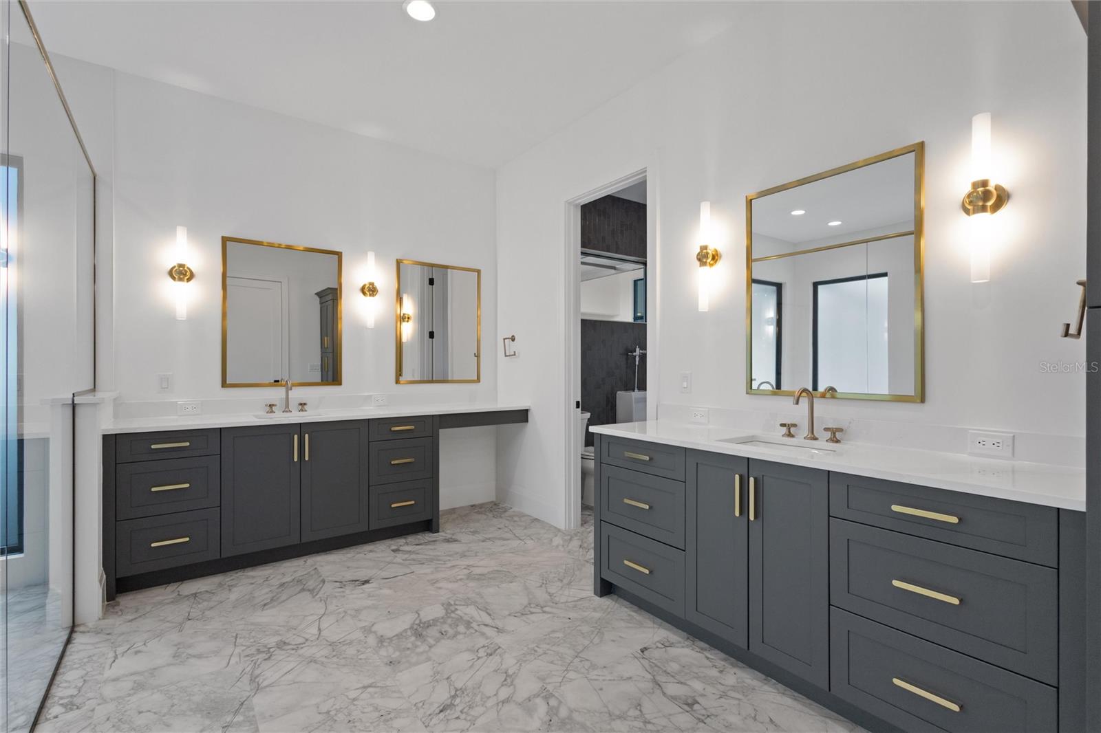 REUNION WEST VLGS NORTH - Residential