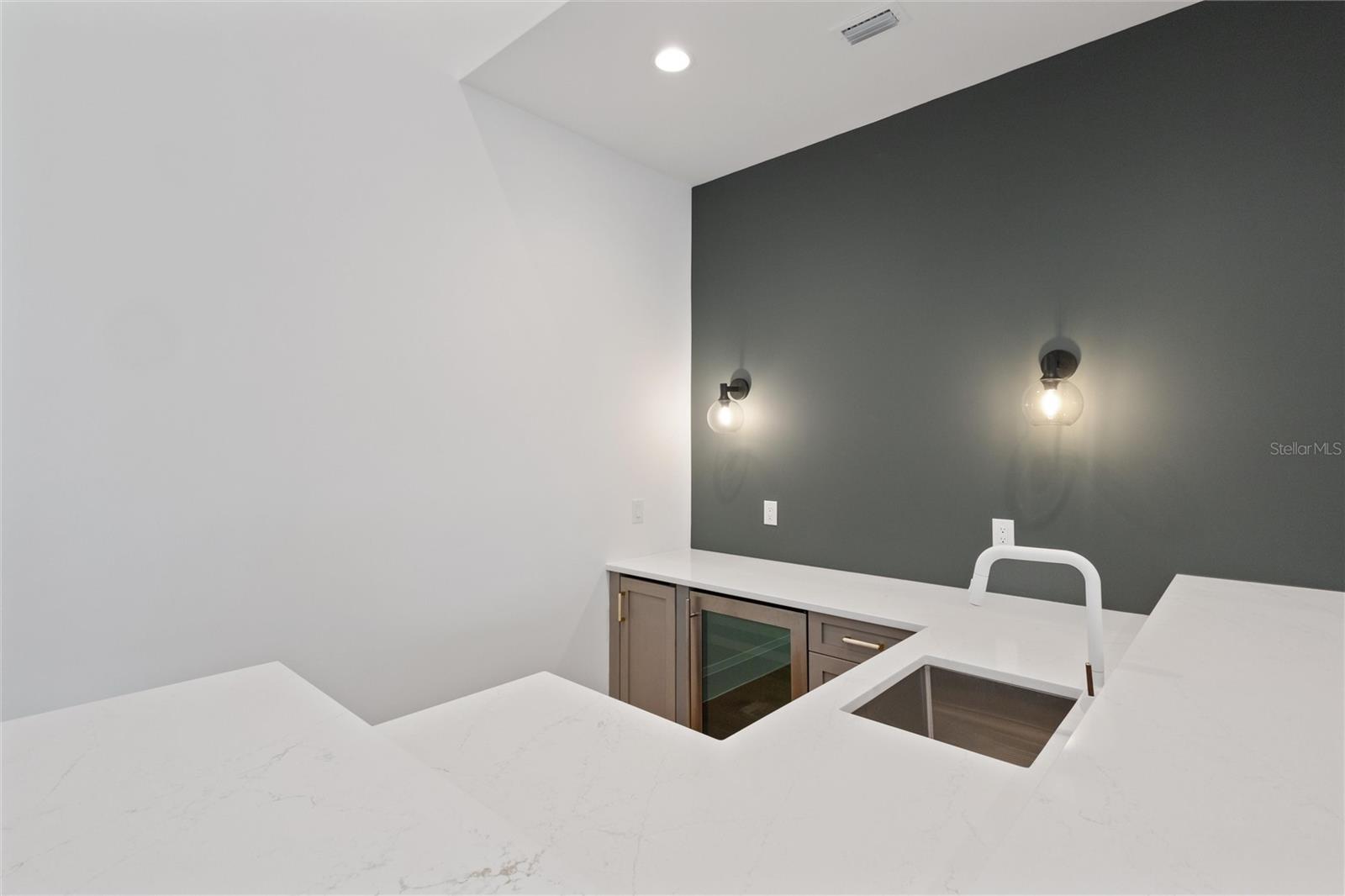 REUNION WEST VLGS NORTH - Residential