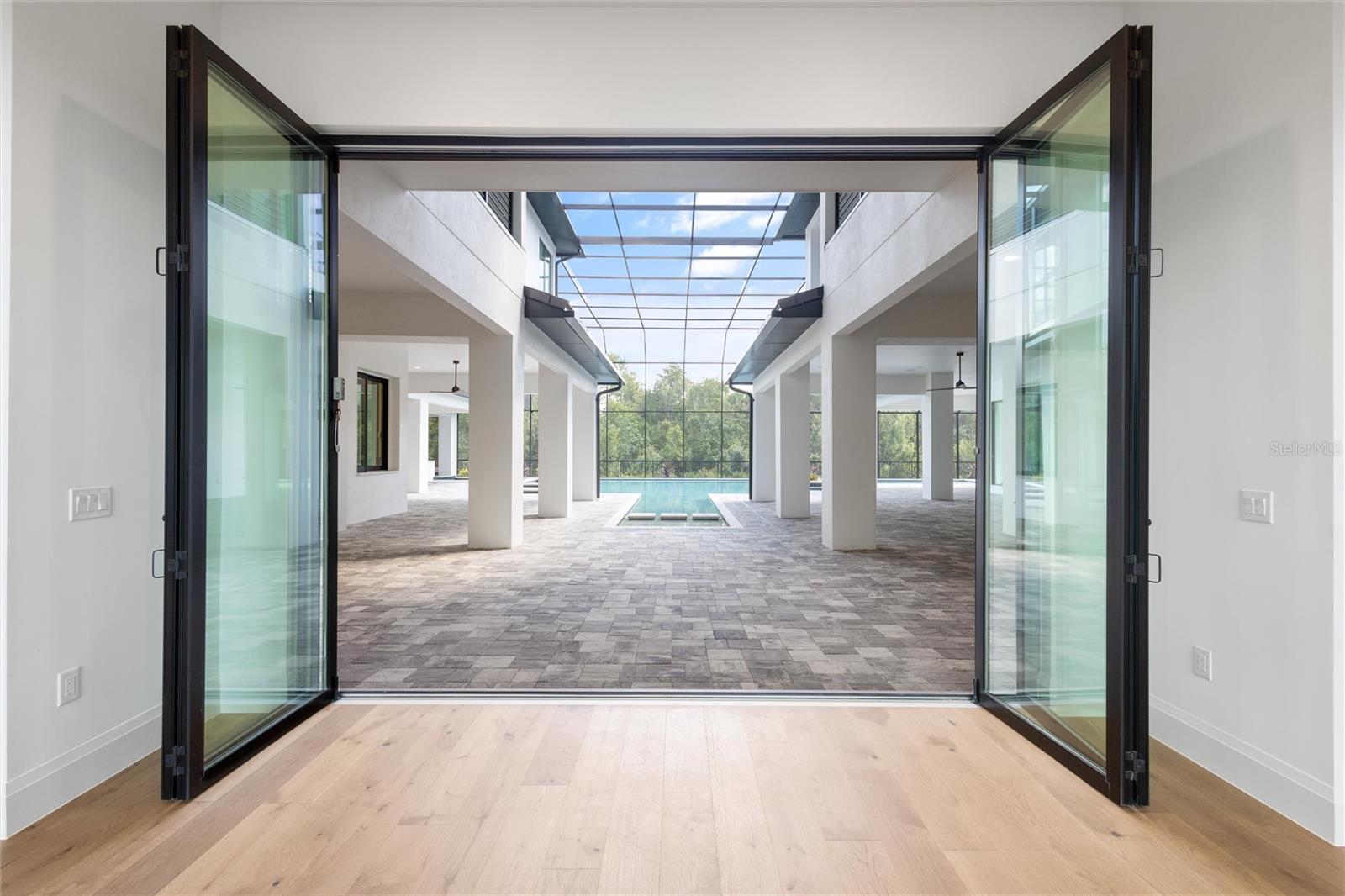 REUNION WEST VLGS NORTH - Residential