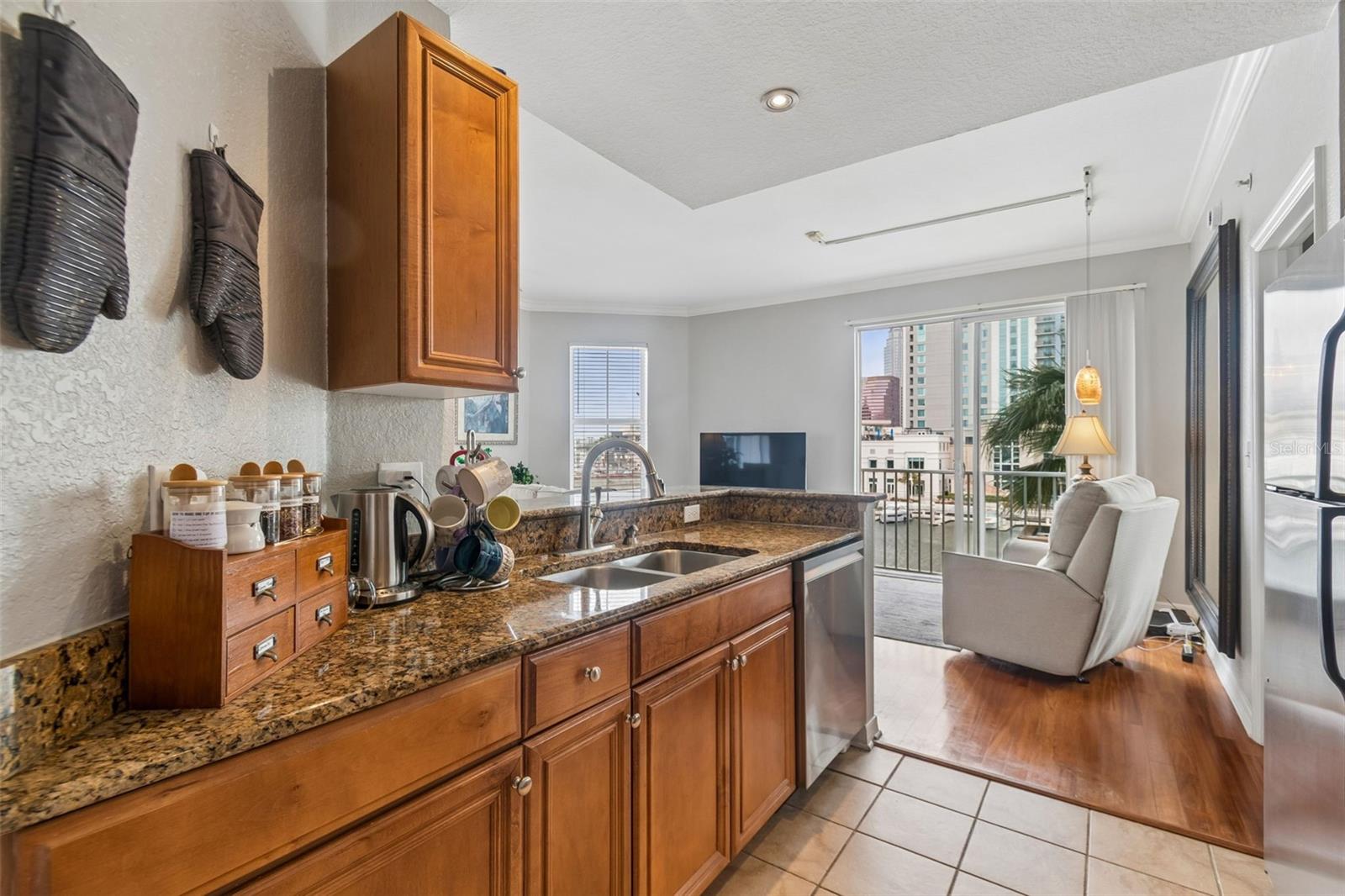 PARKCREST HARBOUR ISLAND CONDO - Residential Lease