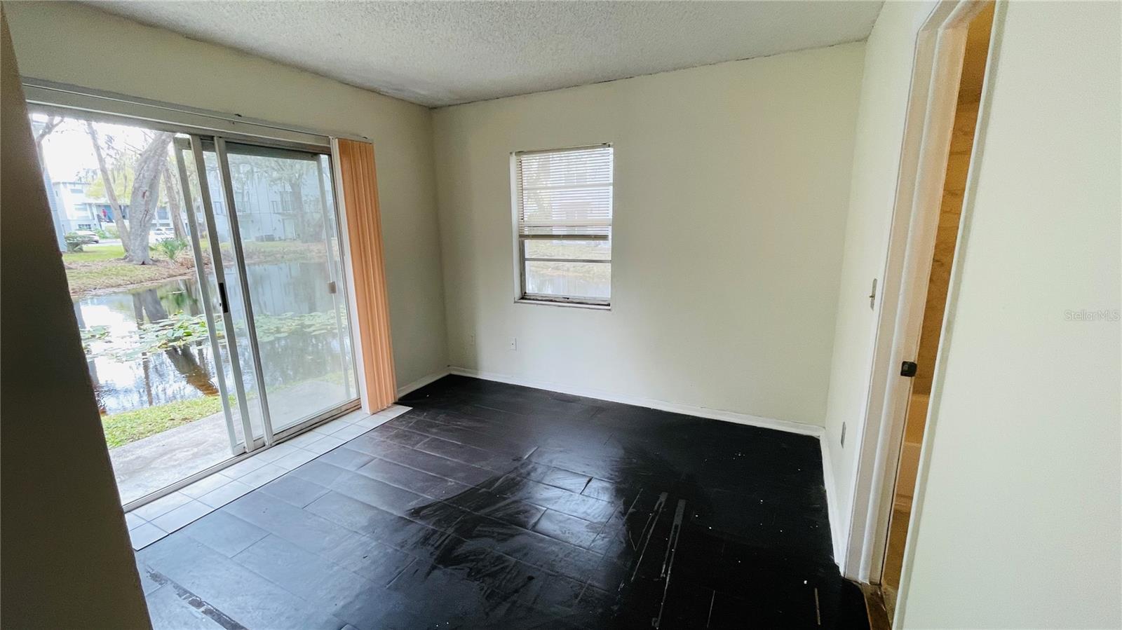 WATERSIDE CONDO I - Residential