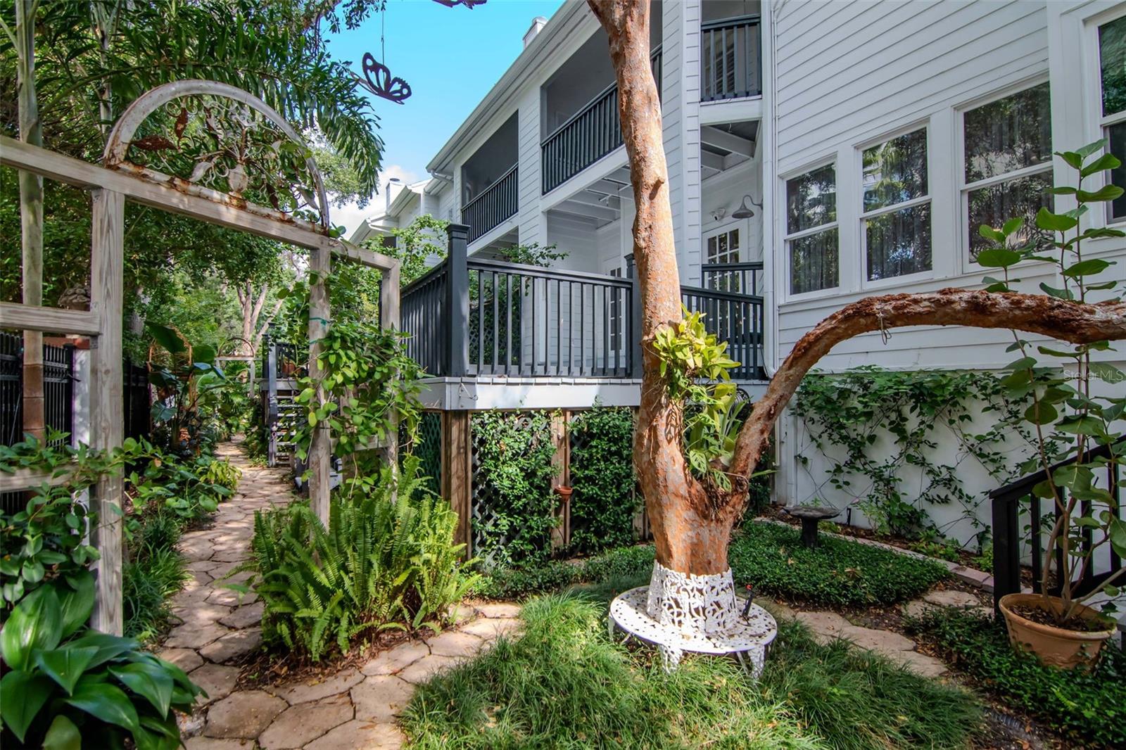 PILGRIMS GATE A CONDO - Residential