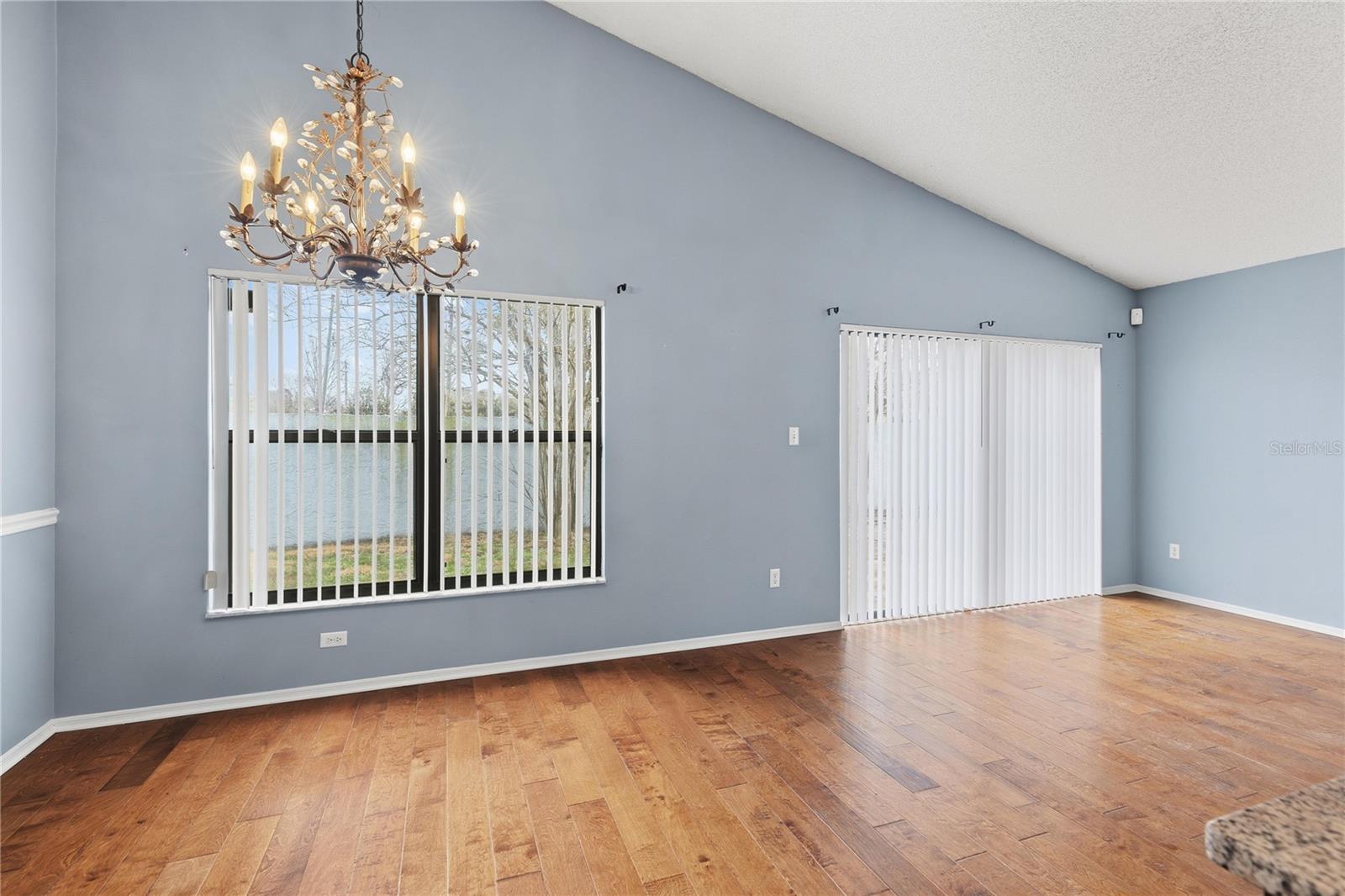 128 LAKEBREEZE CIRCLE