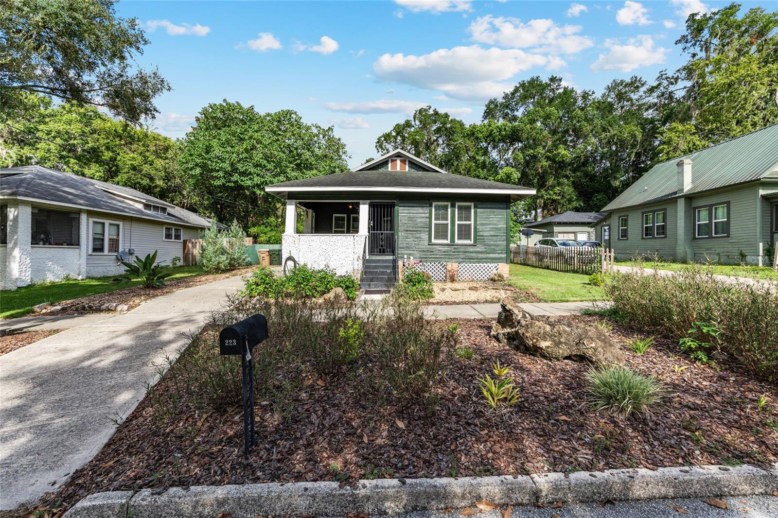 223 NE TUSCAWILLA AVENUE