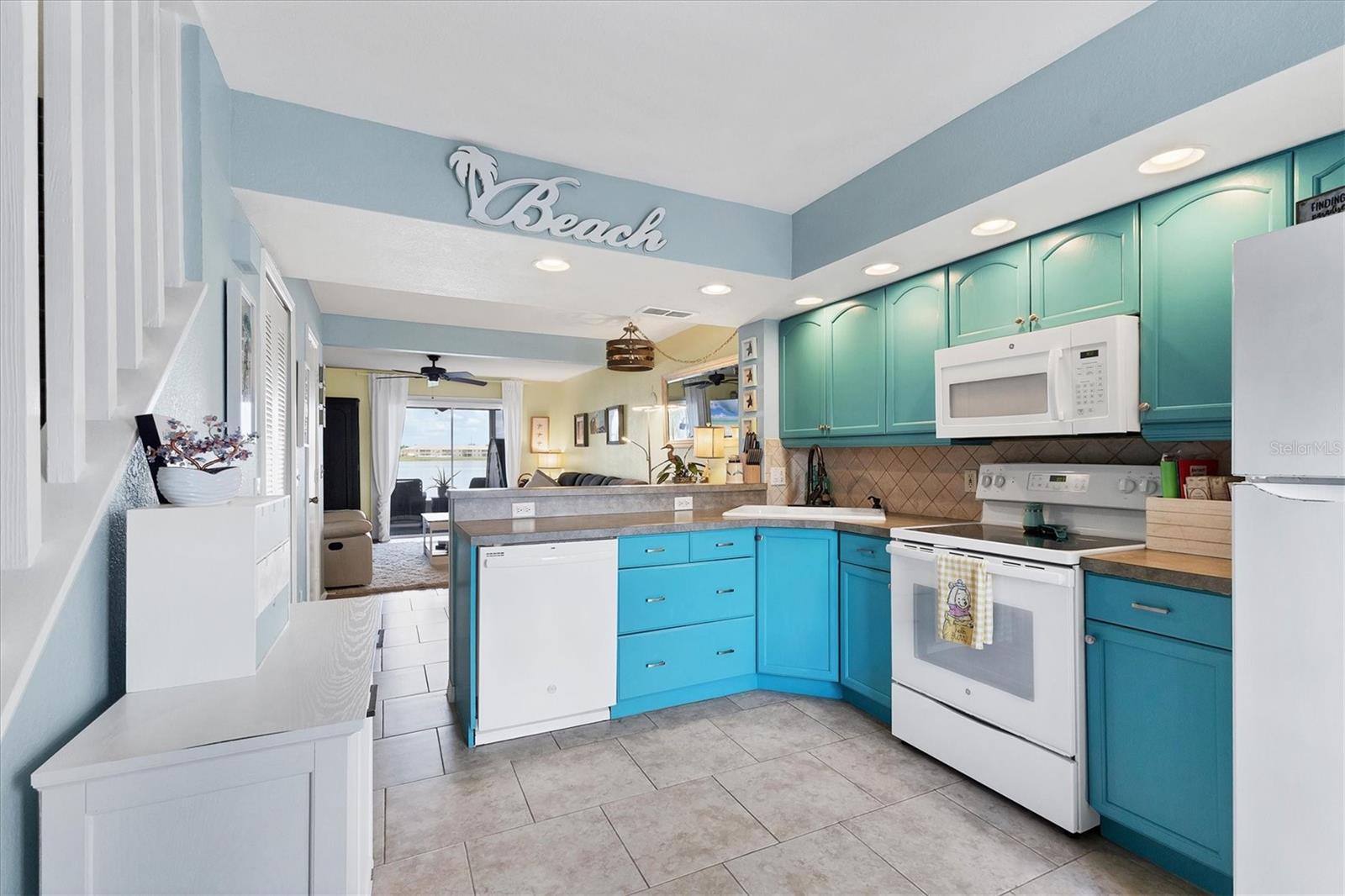 LAKE RIO TWNHMS - Residential