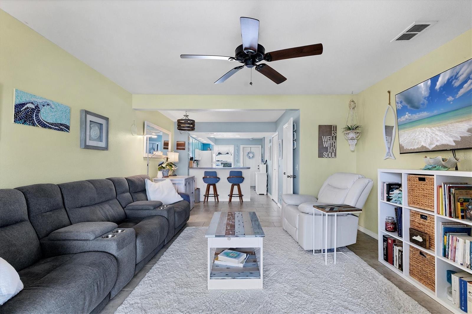 LAKE RIO TWNHMS - Residential