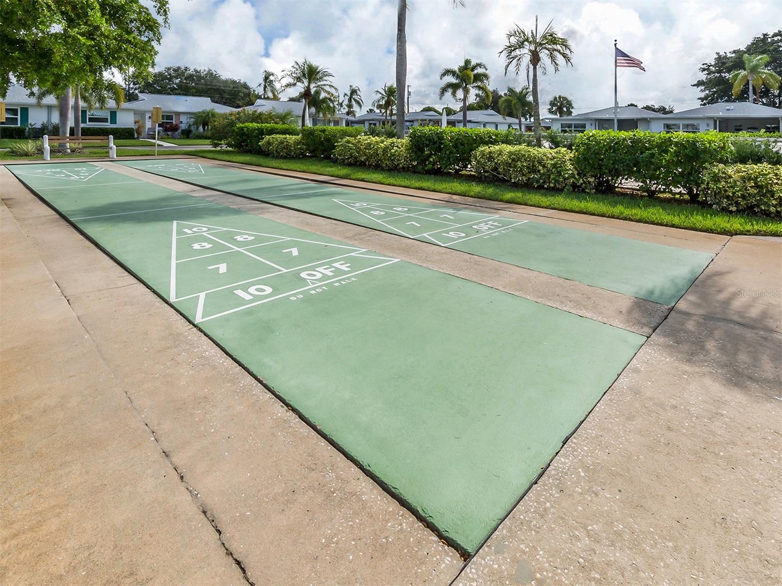 BEACH MANOR VILLAS - Residential