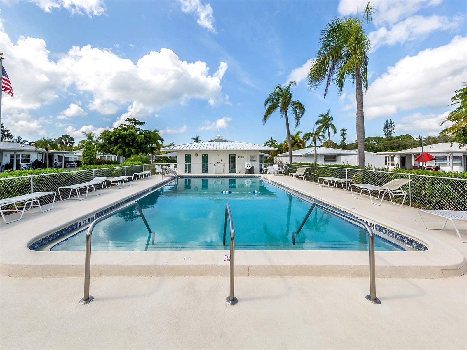 BEACH MANOR VILLAS - Residential