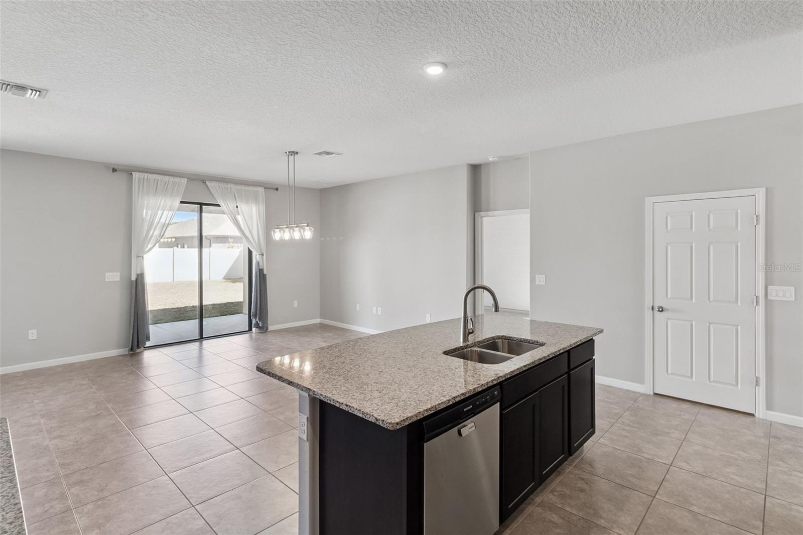 SAWGRASS LAKES PH 3 - Residential