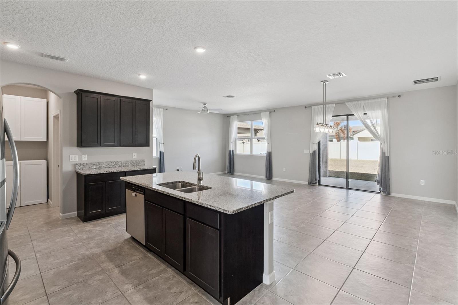 SAWGRASS LAKES PH 3 - Residential