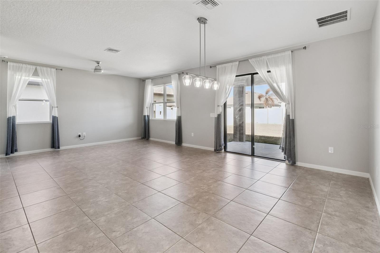 SAWGRASS LAKES PH 3 - Residential