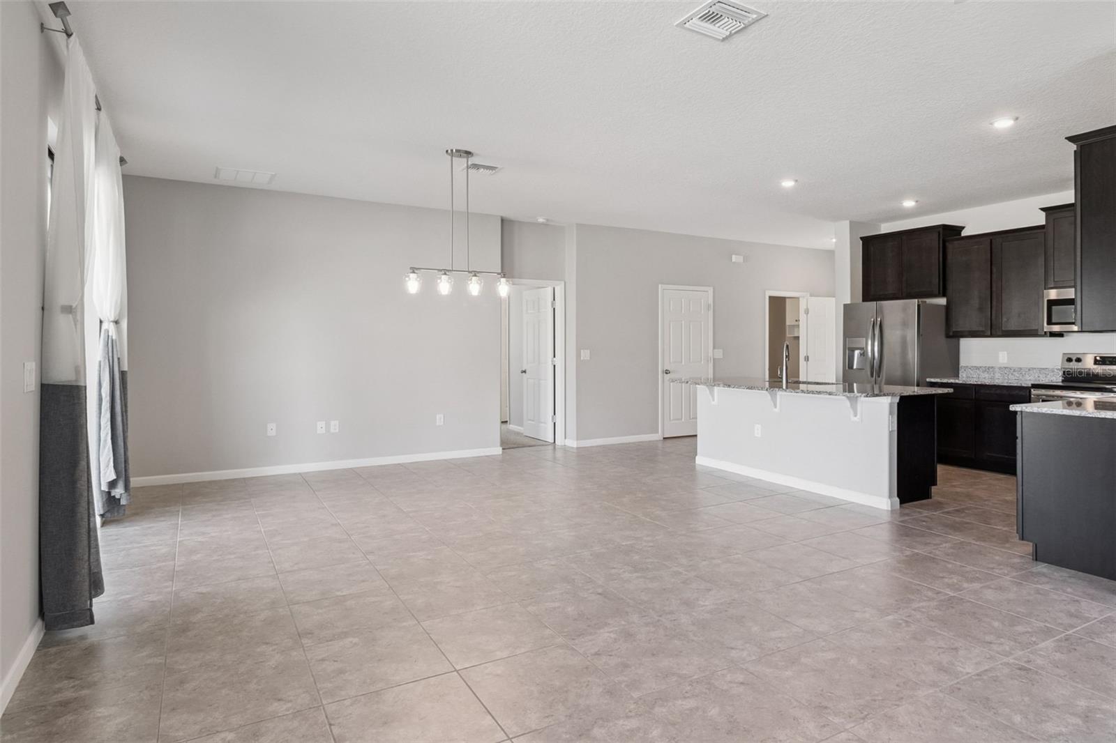 SAWGRASS LAKES PH 3 - Residential