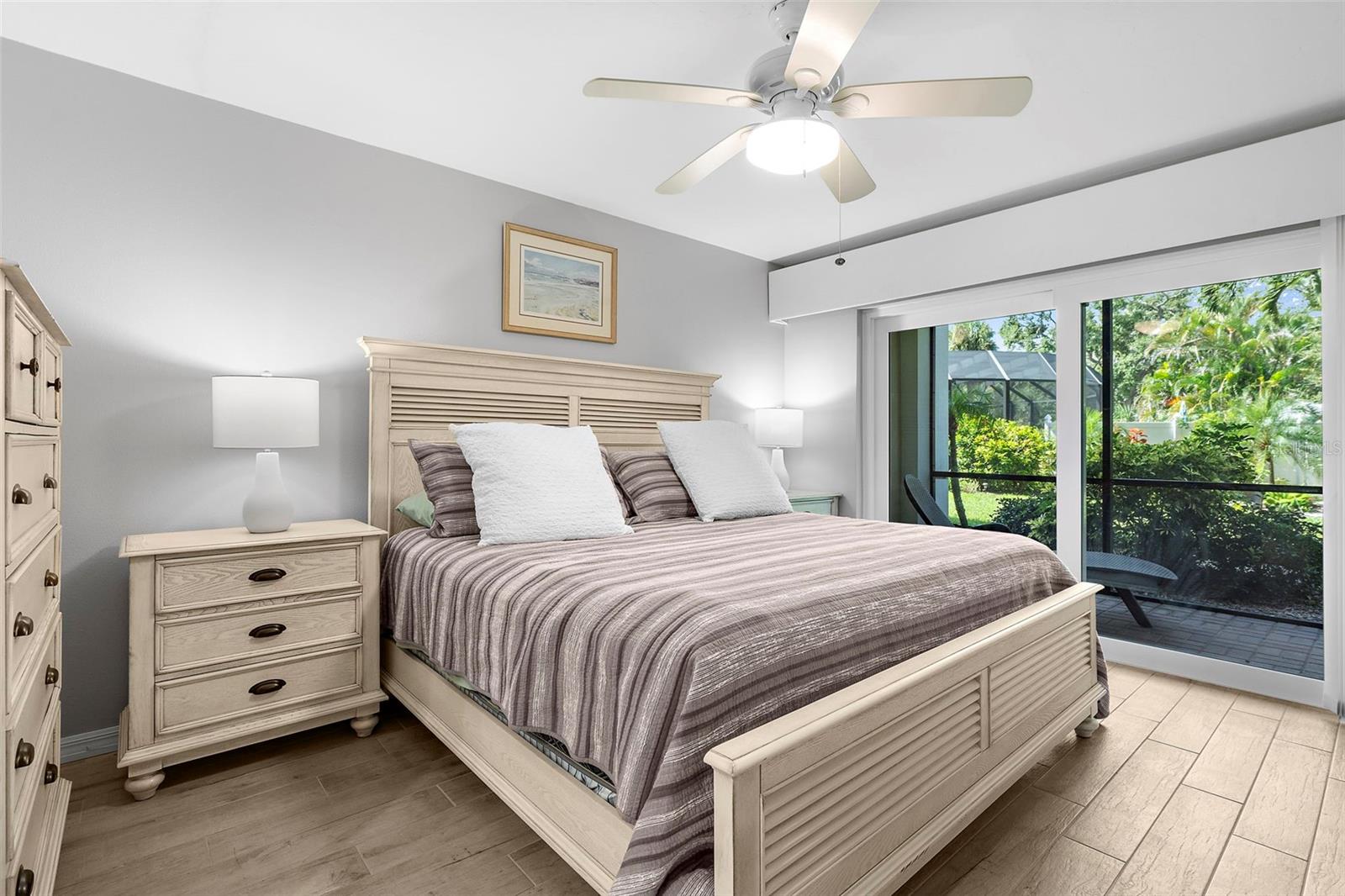 VENICE AVE CONDO - Residential