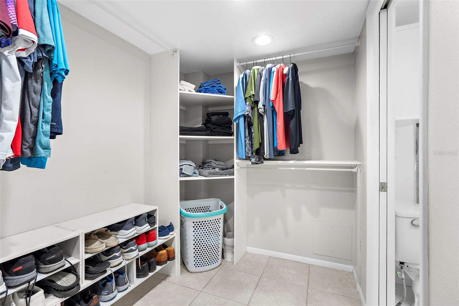 VENICE AVE CONDO - Residential