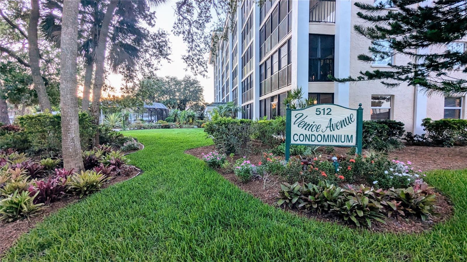 VENICE AVE CONDO - Residential