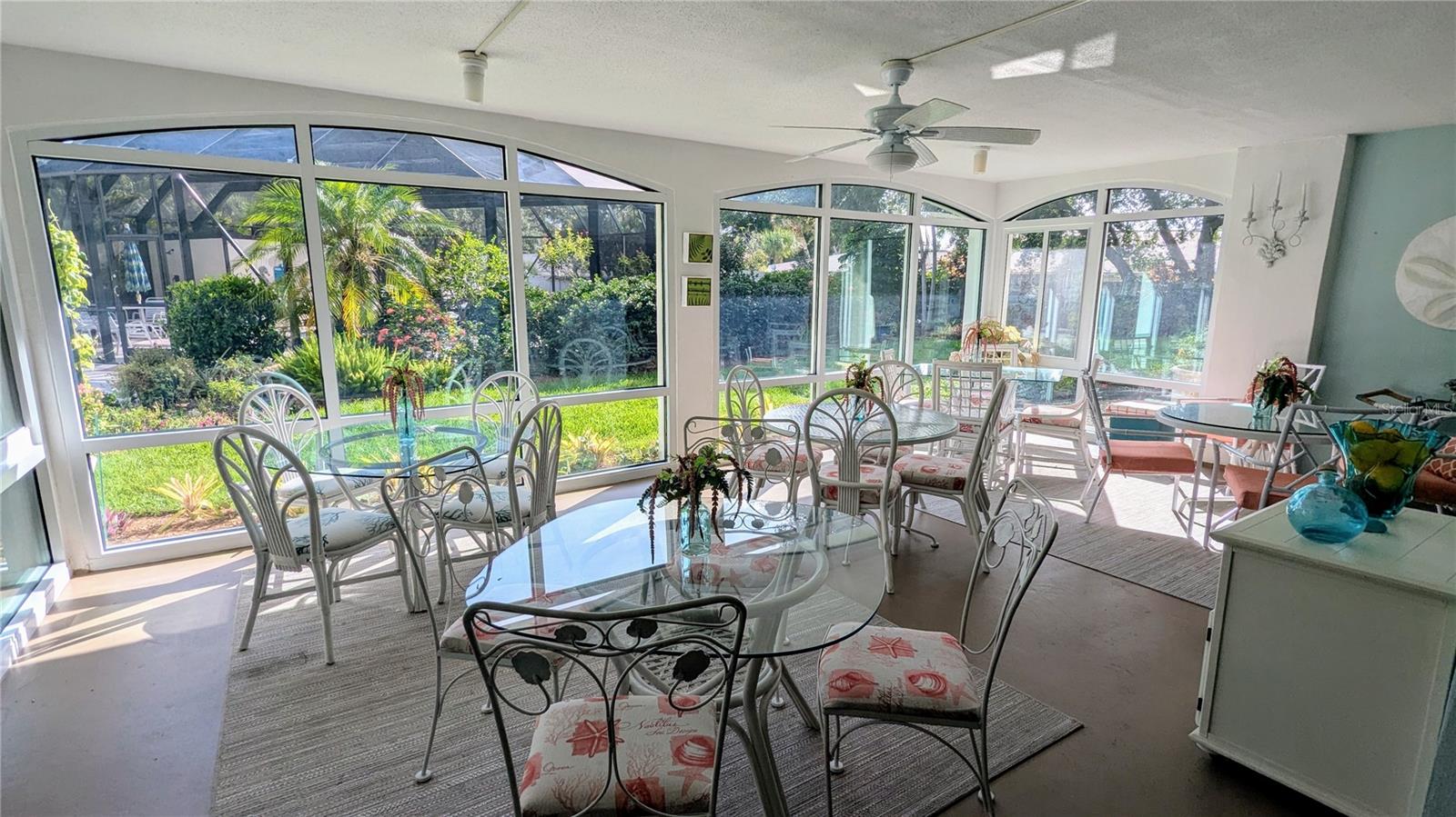 VENICE AVE CONDO - Residential