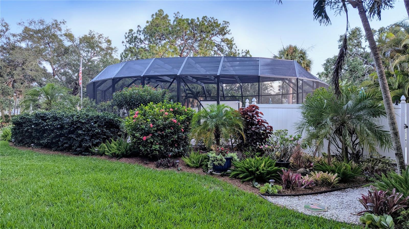 VENICE AVE CONDO - Residential