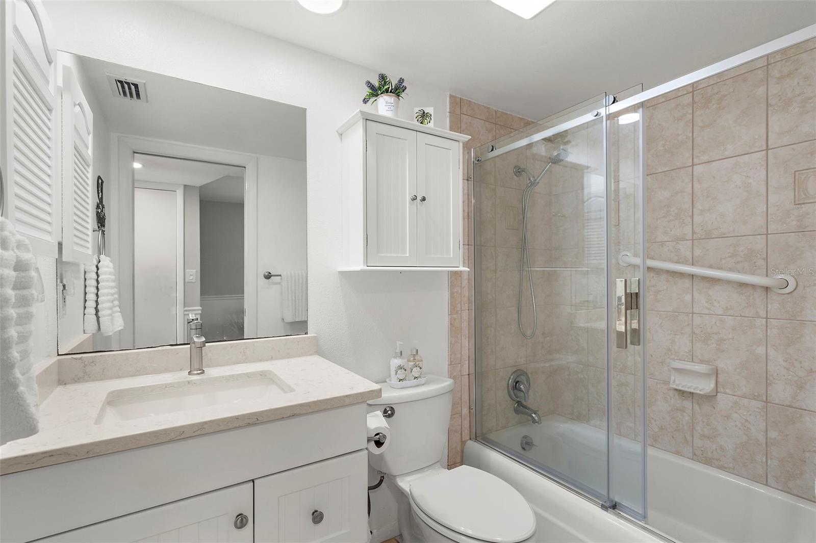 VENICE AVE CONDO - Residential