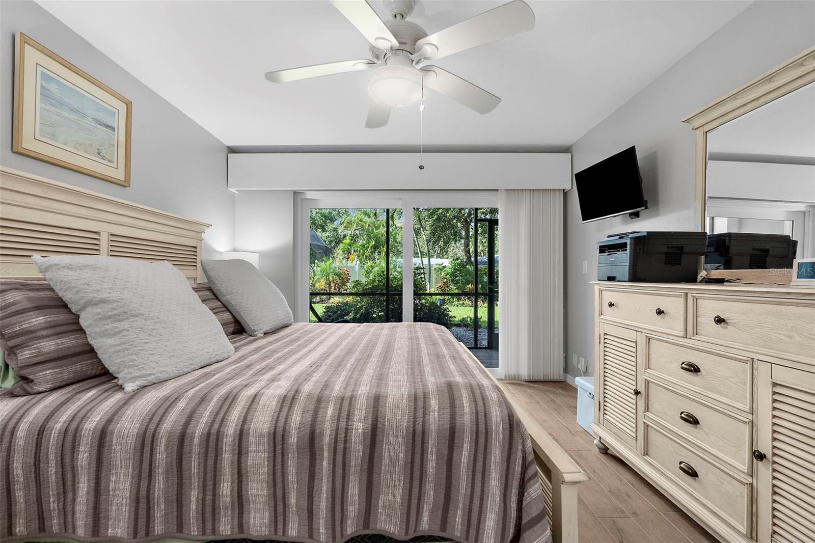 VENICE AVE CONDO - Residential