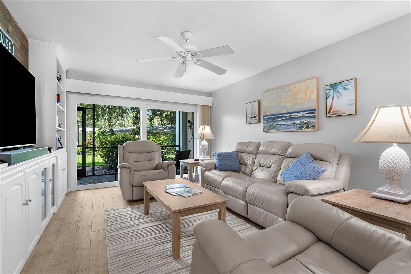 VENICE AVE CONDO - Residential