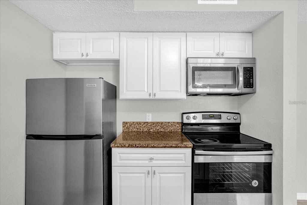 Photo of 5132 Conroy Road #928, Orlando, FL 32811 (MLS # S5153329)