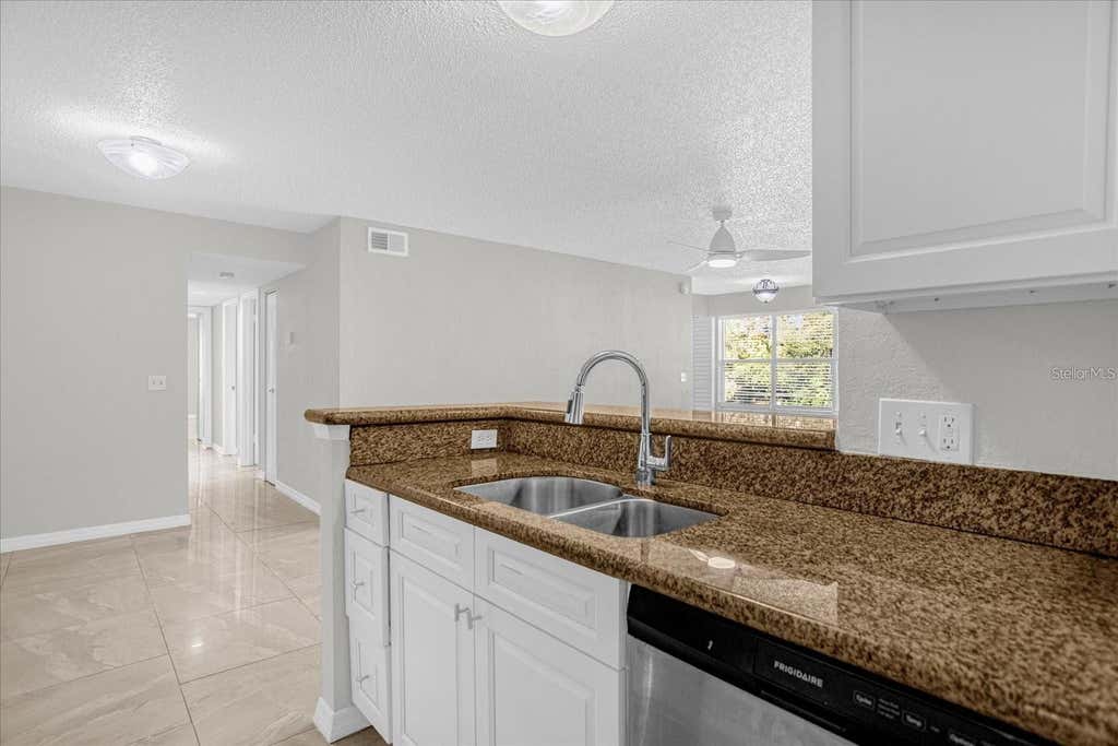 Photo of 5132 Conroy Road #928, Orlando, FL 32811 (MLS # S5153329)