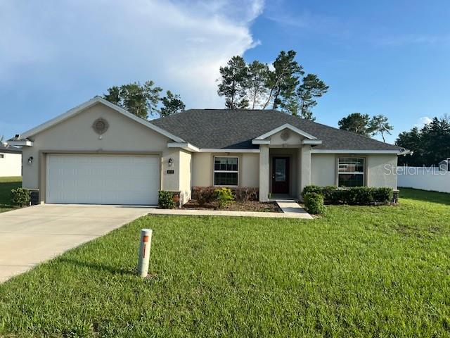 three bedroom, two bath, home in Ocala, close to shopping and attractions. Home is in like new condition, and features an open floor plan with an inside laundry and covered back porch.