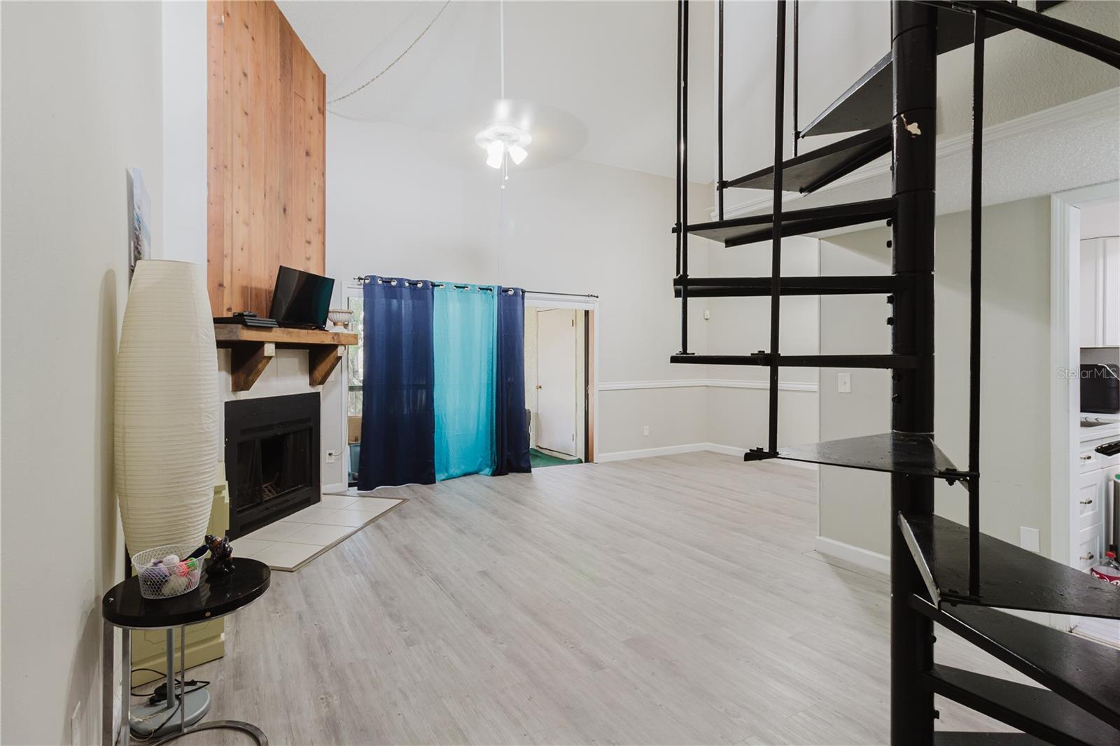 RIVER OAKS CONDO I - Residential